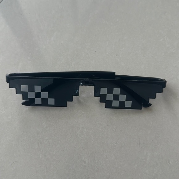 Thug Life meme sunglasses - Picture 1 of 1